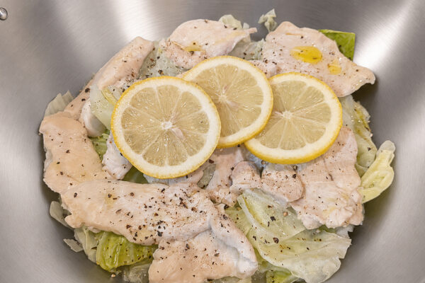 【1人分230kcal】鶏胸肉とキャベツの塩レモン蒸し｜ダイエット向け鍋ひとつ15分