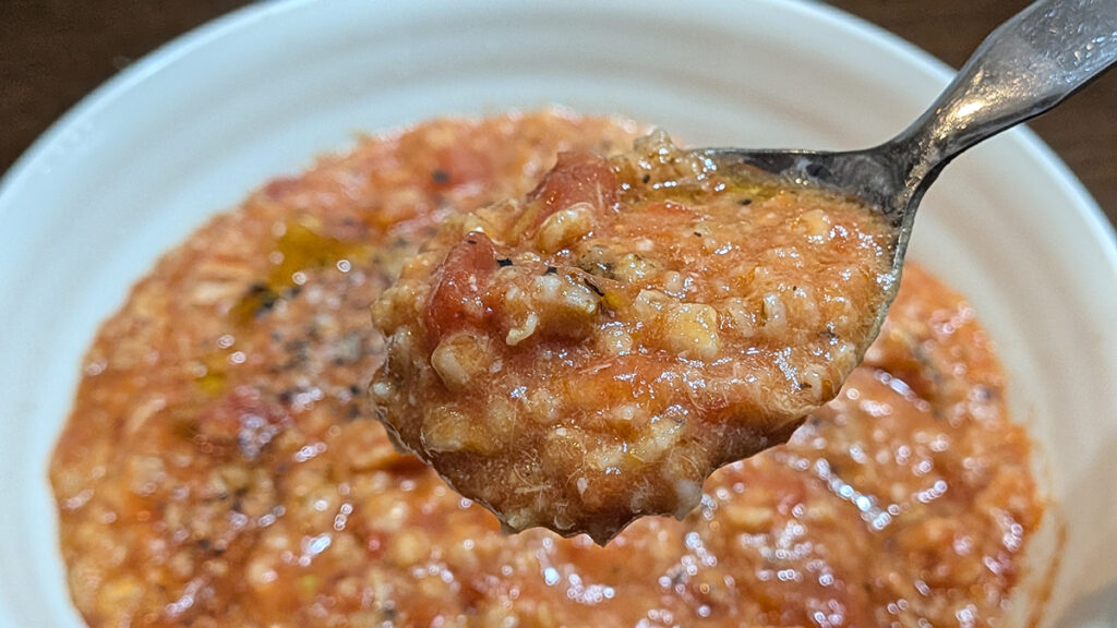 スプーンですくったリゾットのとろみ