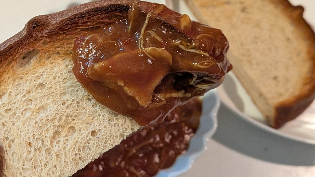 無水カレーと一緒に食べるふすまパン