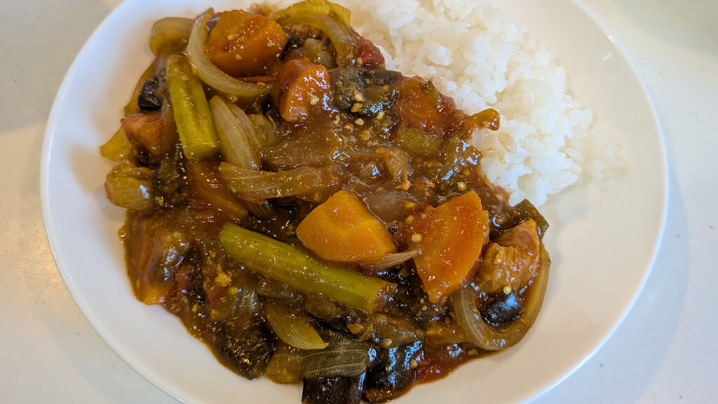 【水ゼロ】野菜だけで作る無水カレー|普通の鍋でOK・カロリー脂質50%オフ