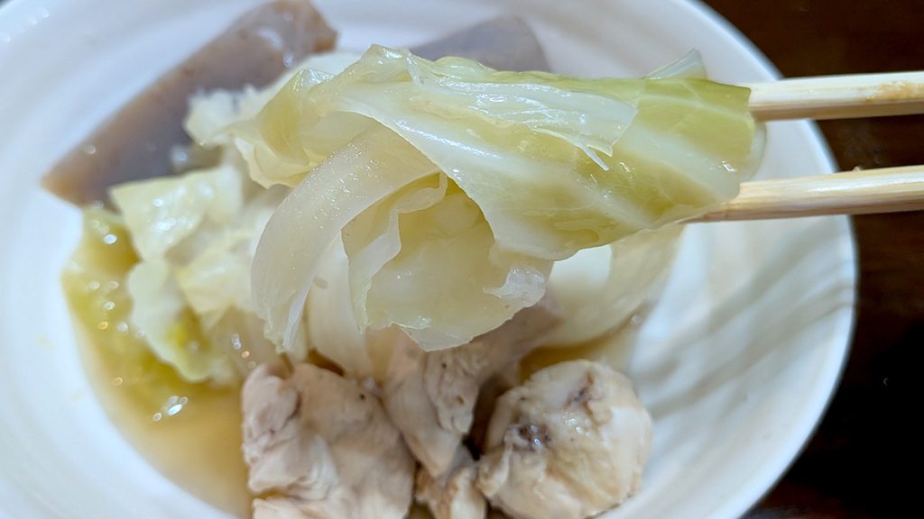 柔らかく煮込まれたキャベツ